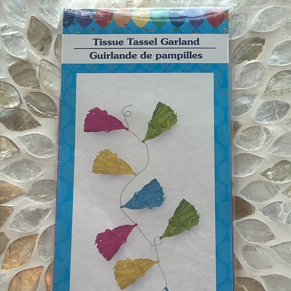 💝 $1 when Bundled 💝 NWT Colorful Tissue Tassel Garland 9 feet - Picture 3 of 8
